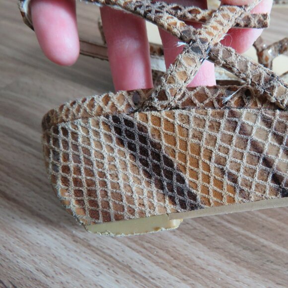 STUART WEITZMAN Leather Snakeskin Strappy Low Wedge Sandals Quiet Luxury US 8 - Picture 11 of 15